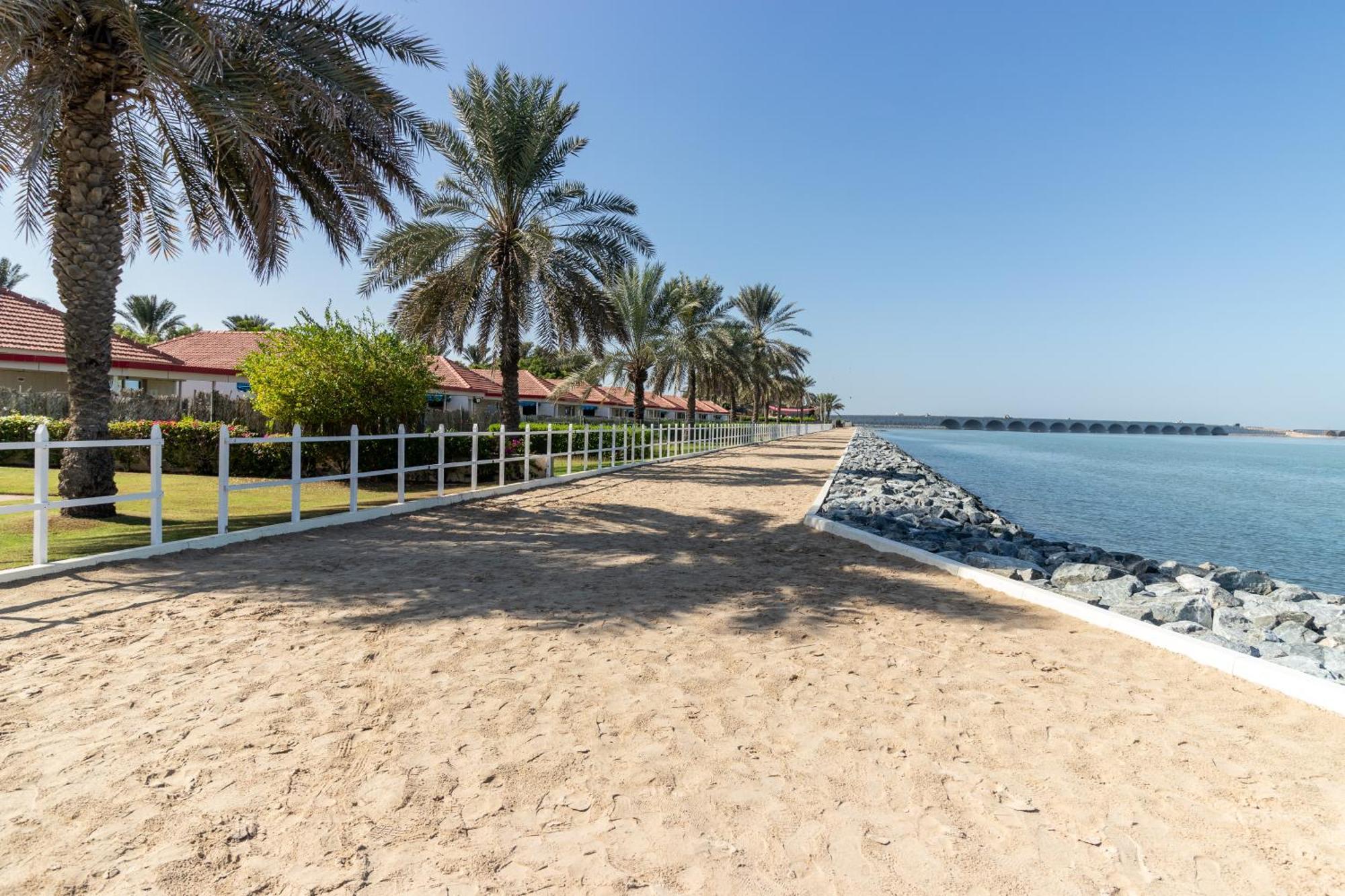 Barracuda Resort Umm al-Quwain Exterior foto
